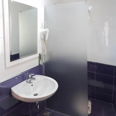 Ciro Guest house 3*